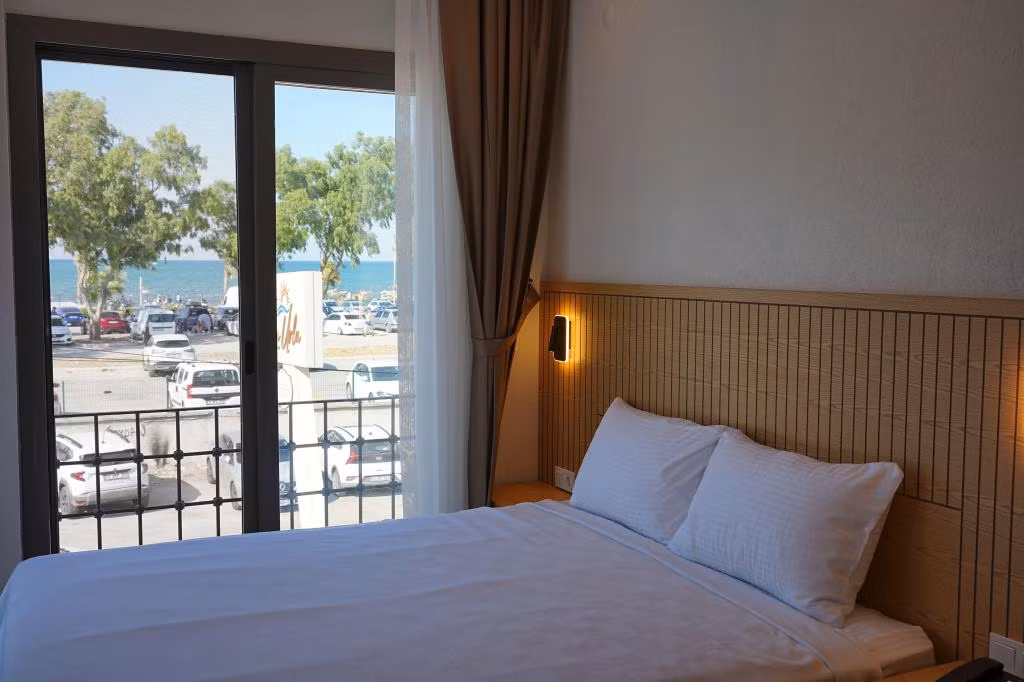 Kum Urla Otel — 3