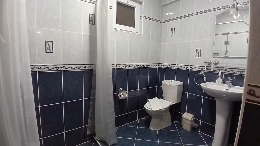 LLAMEDOS VILLA — 7