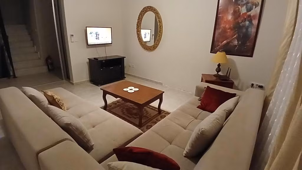 LLAMEDOS VILLA — 9