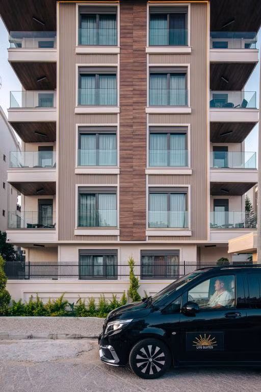 LOS Suites — 5