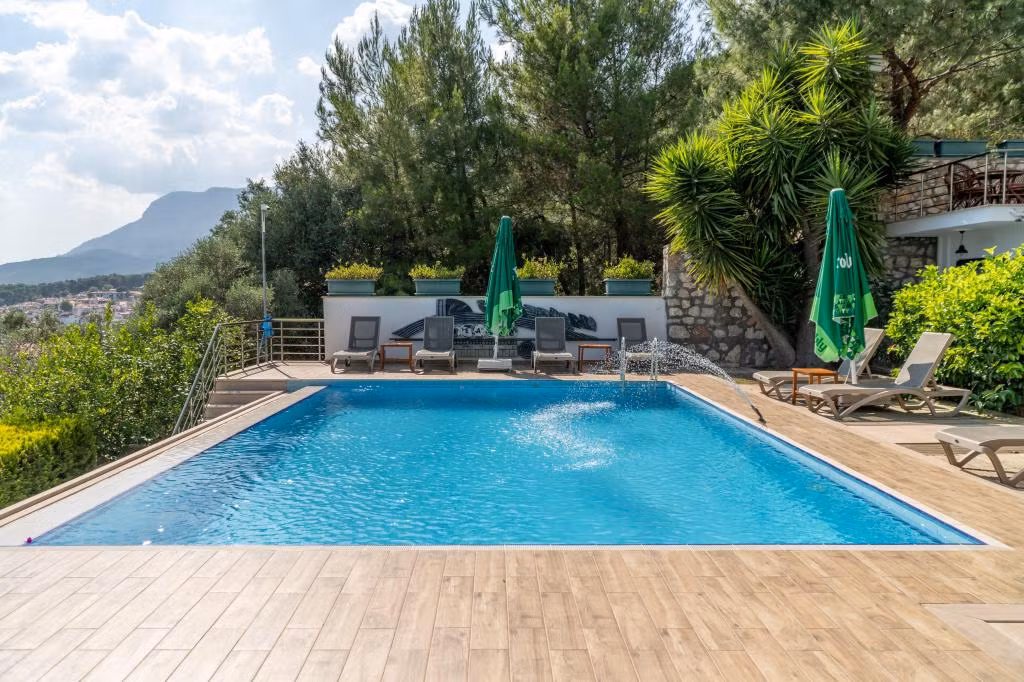 LUIX Hotel — 5