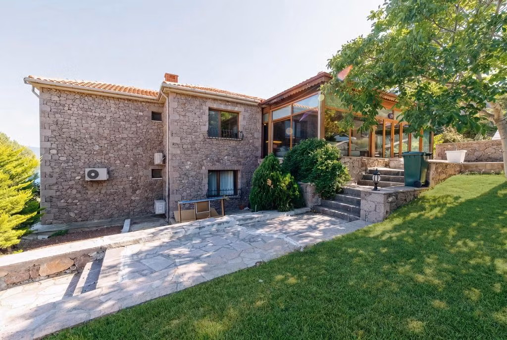 Lıthos Assos — 3