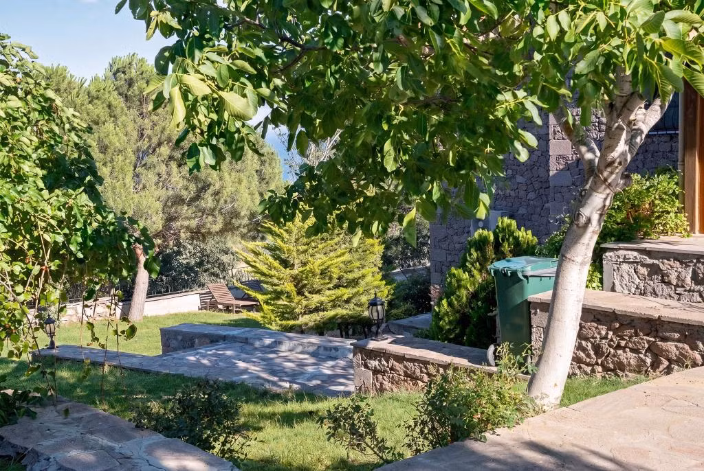 Lıthos Assos — 4