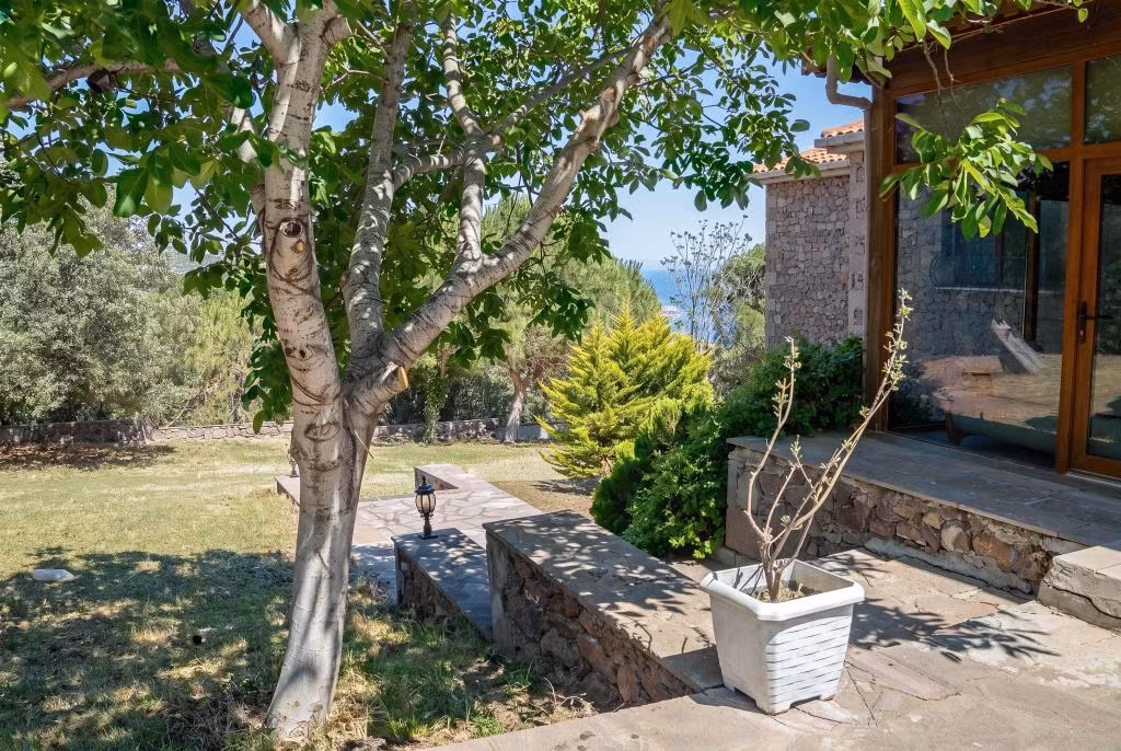 Lıthos Assos — 9