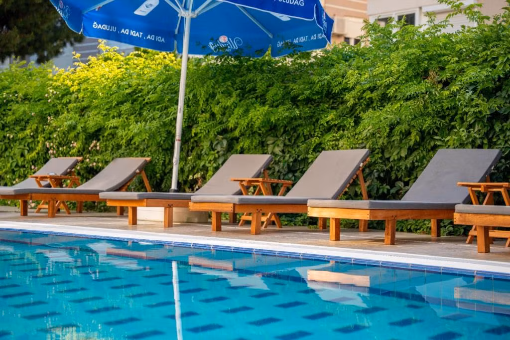 La Brisa Hotel — 6