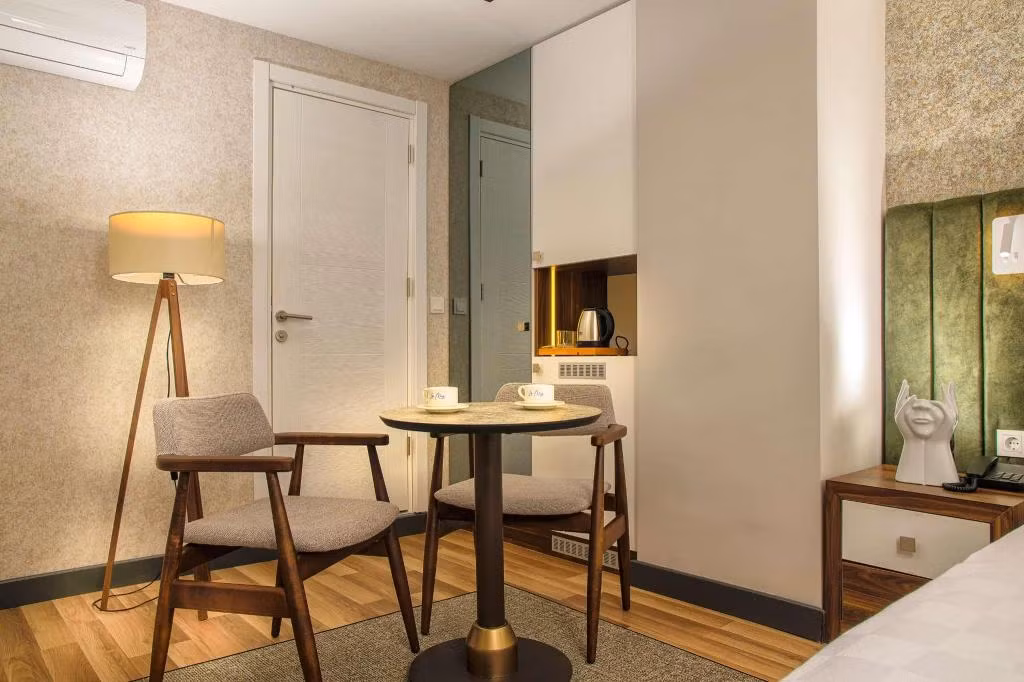 La Mia Suites — 8