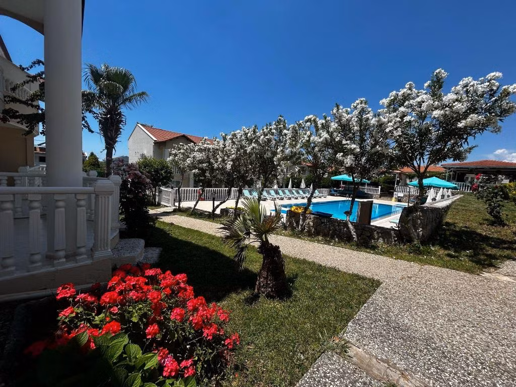 Larimar Suite Hotel — 8