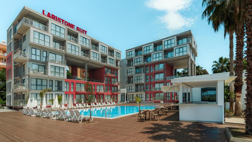 Laristone Suite Spa Hotel — 6
