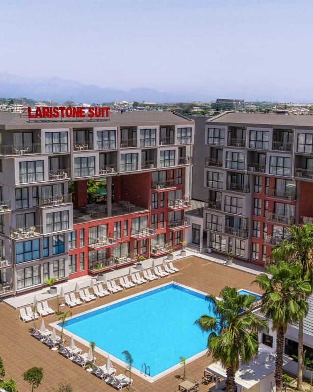 Laristone Suite Spa Hotel — 7