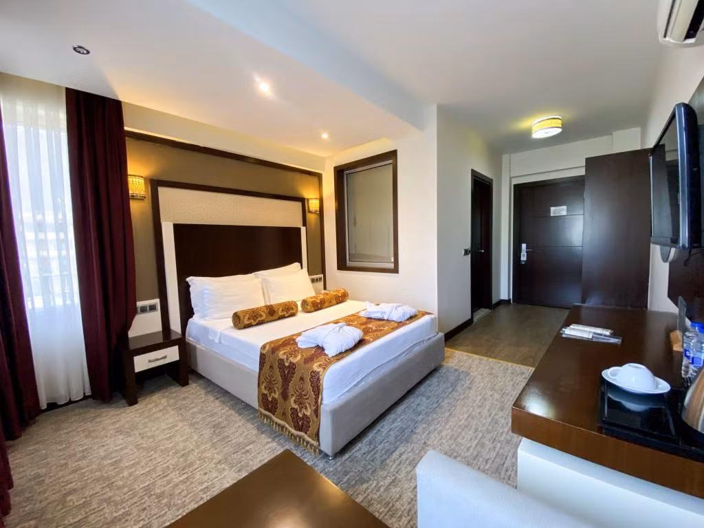 Lavin Otel — 3