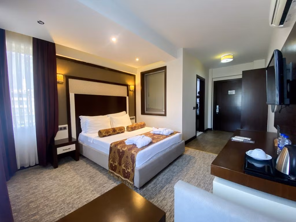 Lavin Otel — 4