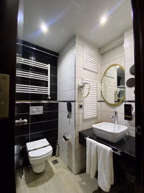 Lavin Otel — 6