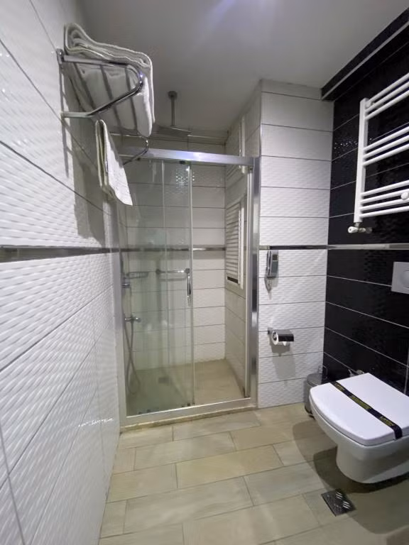 Lavin Otel — 8