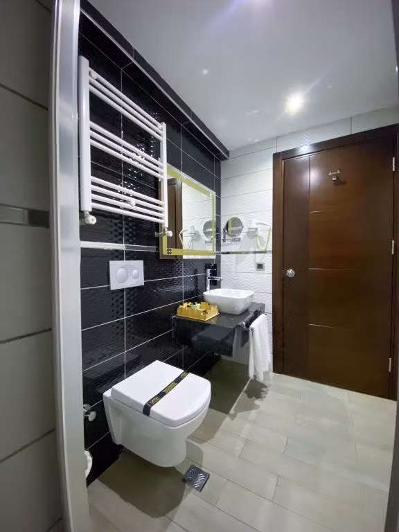 Lavin Otel — 9