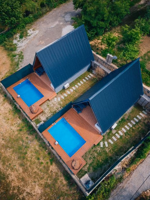 Leaders Bungalow — 2