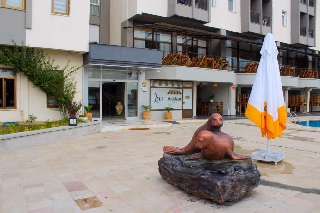 Leon Otel Foça — 9