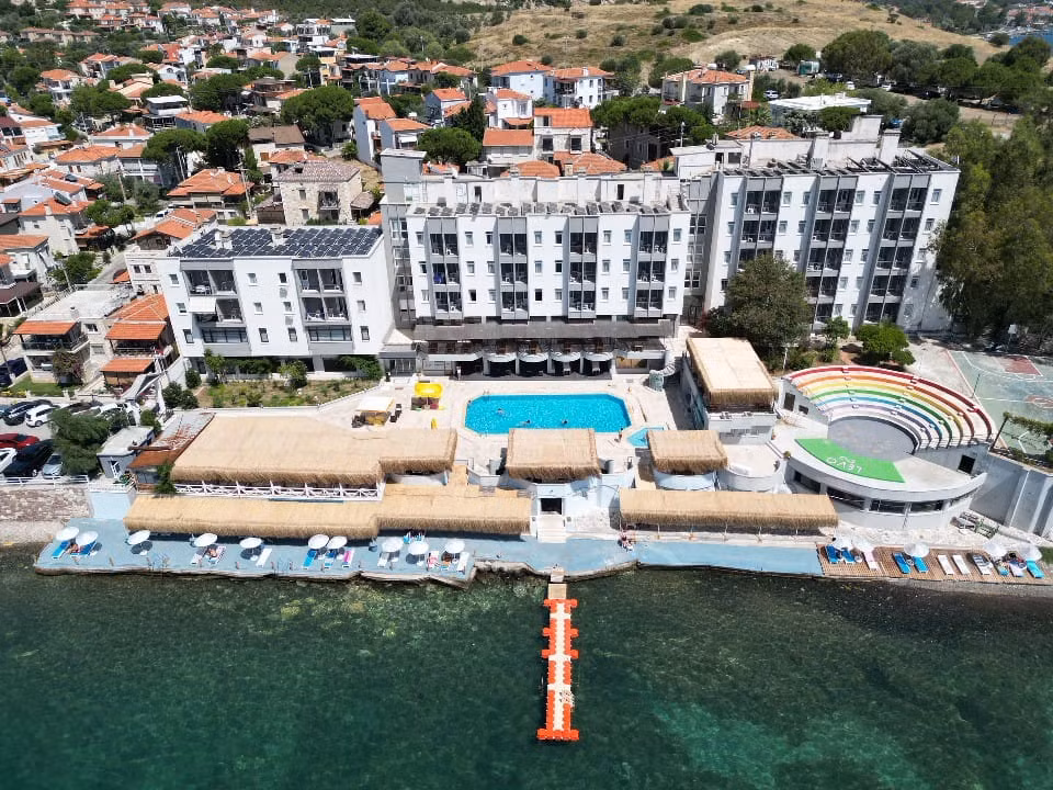 Leon Otel Foça — 2