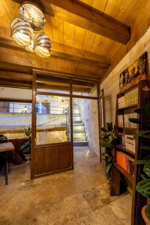Library Cave House — 4