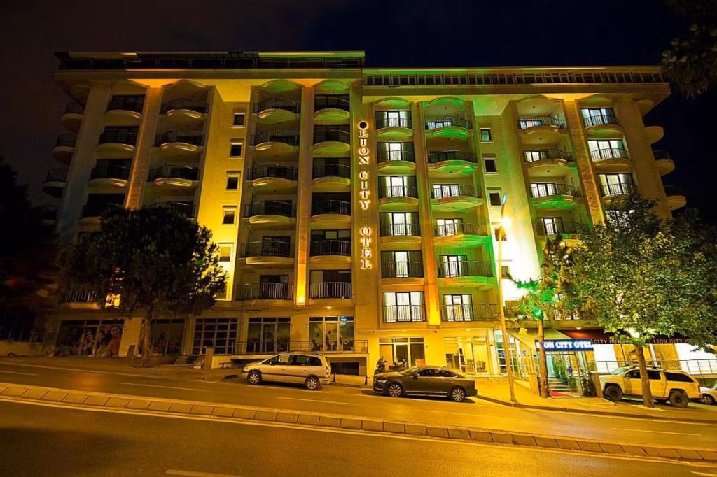 Lion City Hotel — 8
