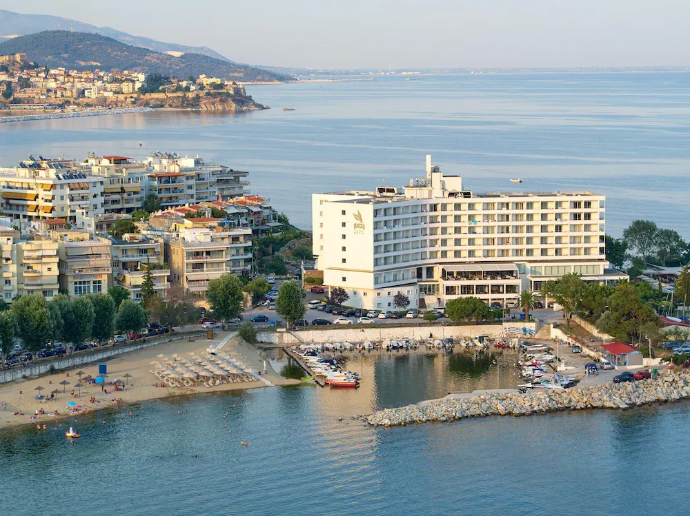 Lucy Hotel — 7