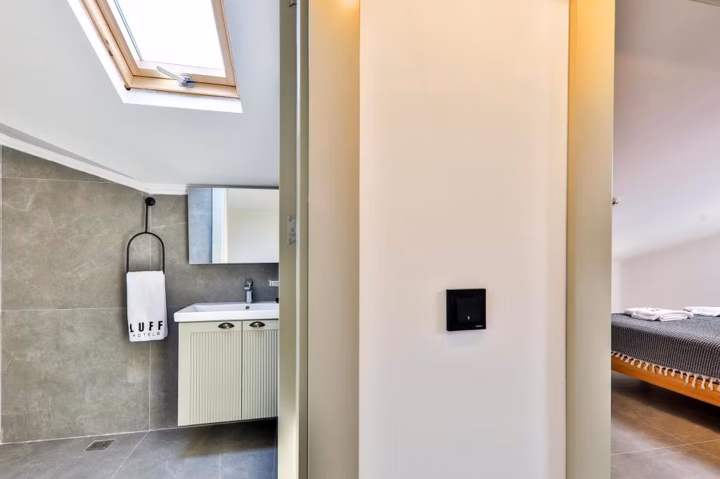 Luff Suites — 6