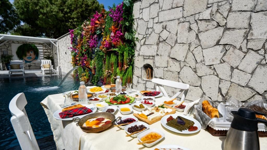 Lulu Inn Çeşme — 2
