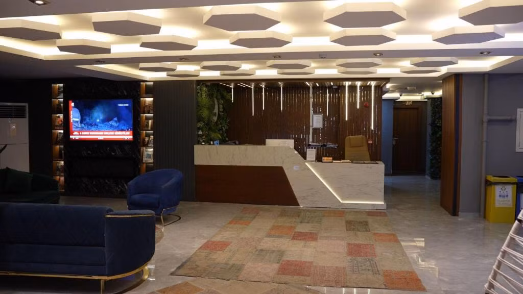 Luxury Airport Hotel — 3