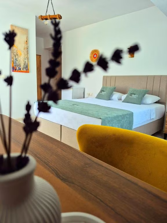 Makia Otel — 3
