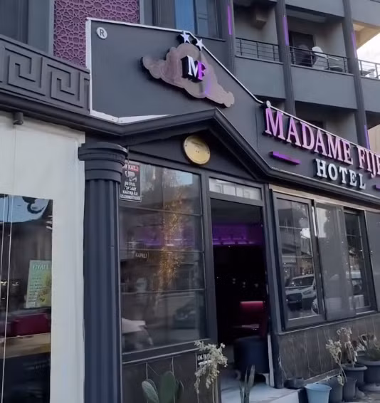 Madame Fijen Hotel — 9