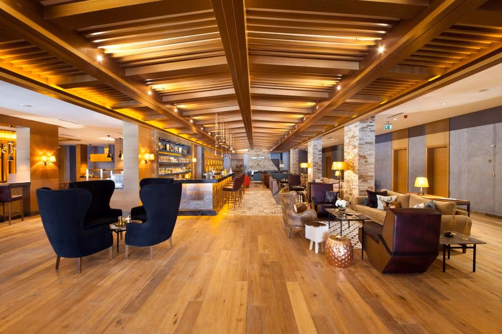 Magna Pivot Hotel — 2