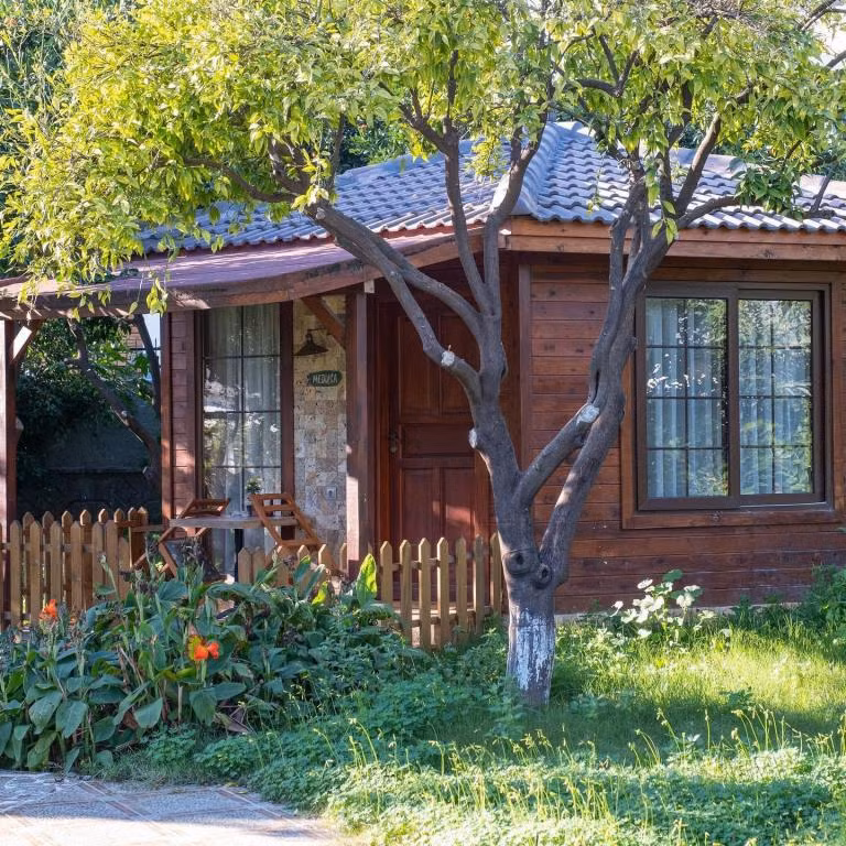 Mandarin Bungalow — 8