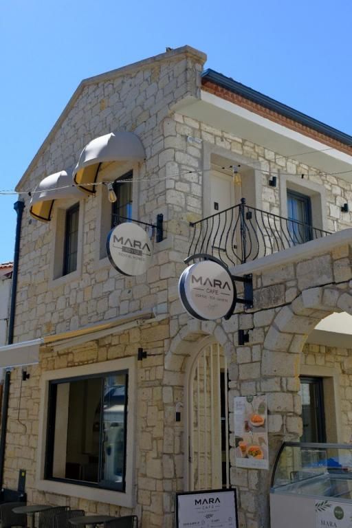 Mara Köy İçi Luxury — 2