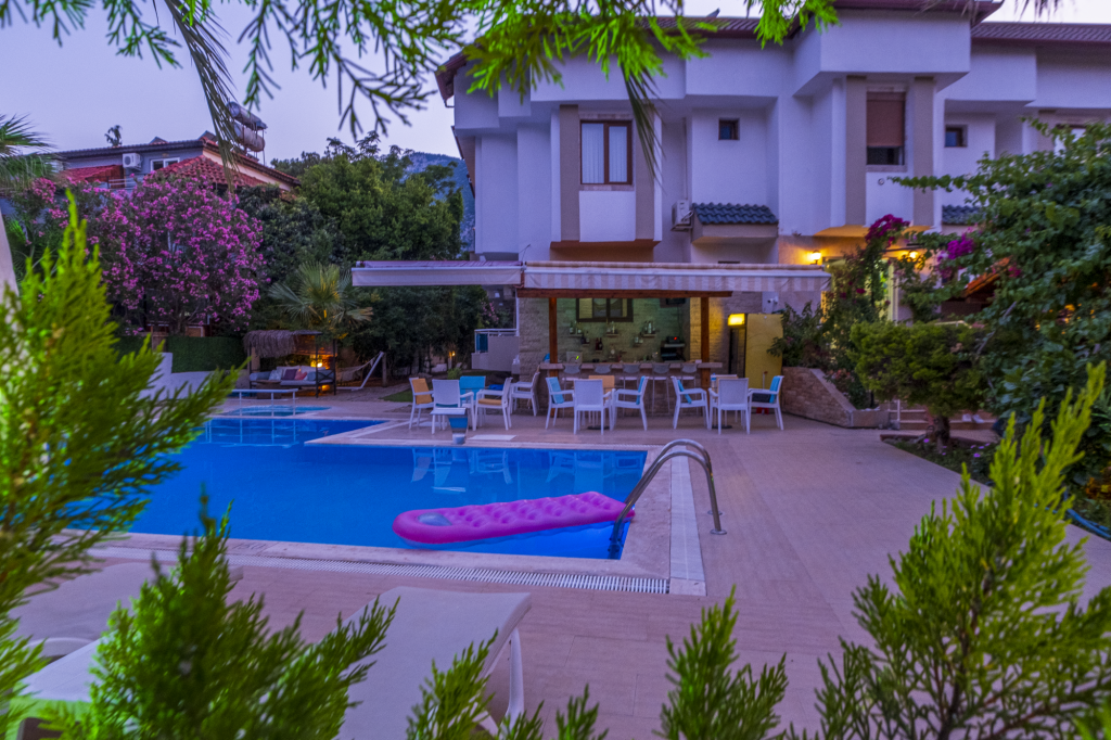 Margarita Otel — 6