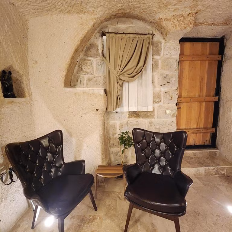 Memories Cave House — 10