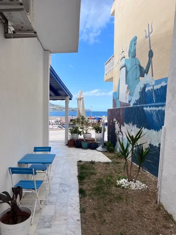 Mercan Otel Restaurant Karaburun — 9