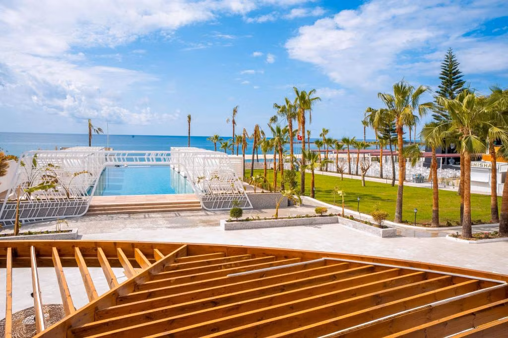 Mira Meridia Beach Hotel — 2
