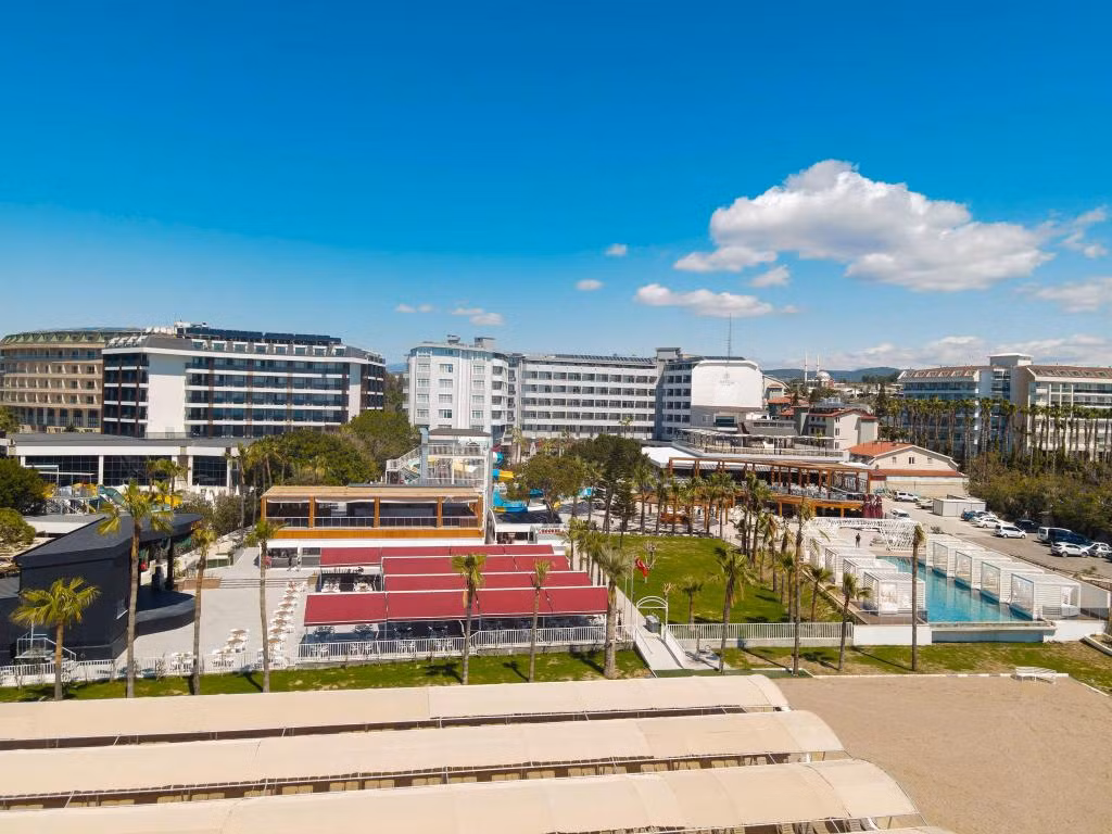 Mira Meridia Beach Hotel — 4