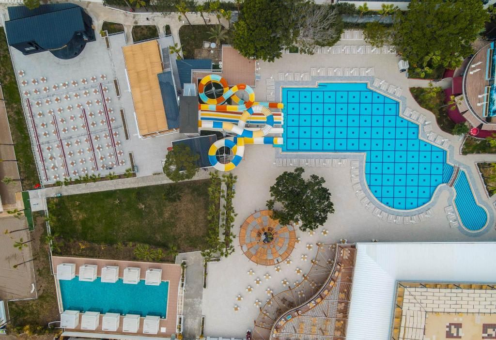 Mira Meridia Beach Hotel — 7
