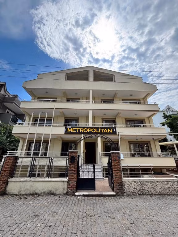 Metropolitan Apart