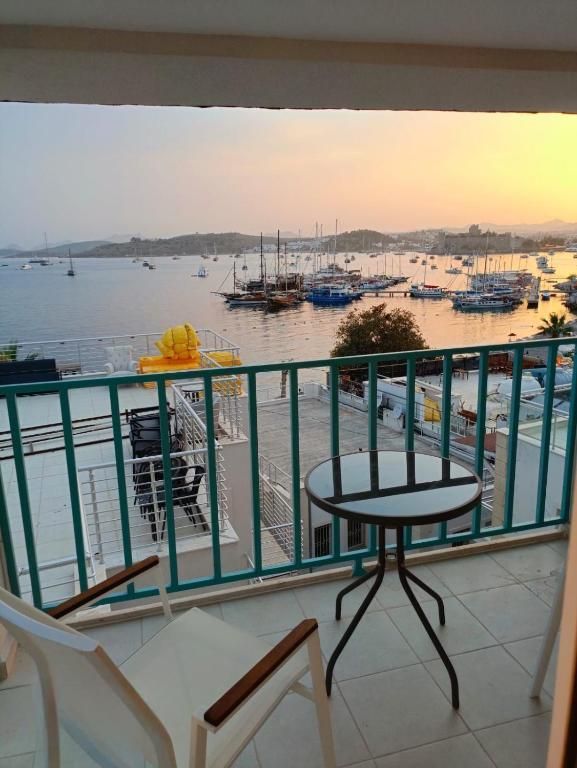 Mia Hill Suites Hotel