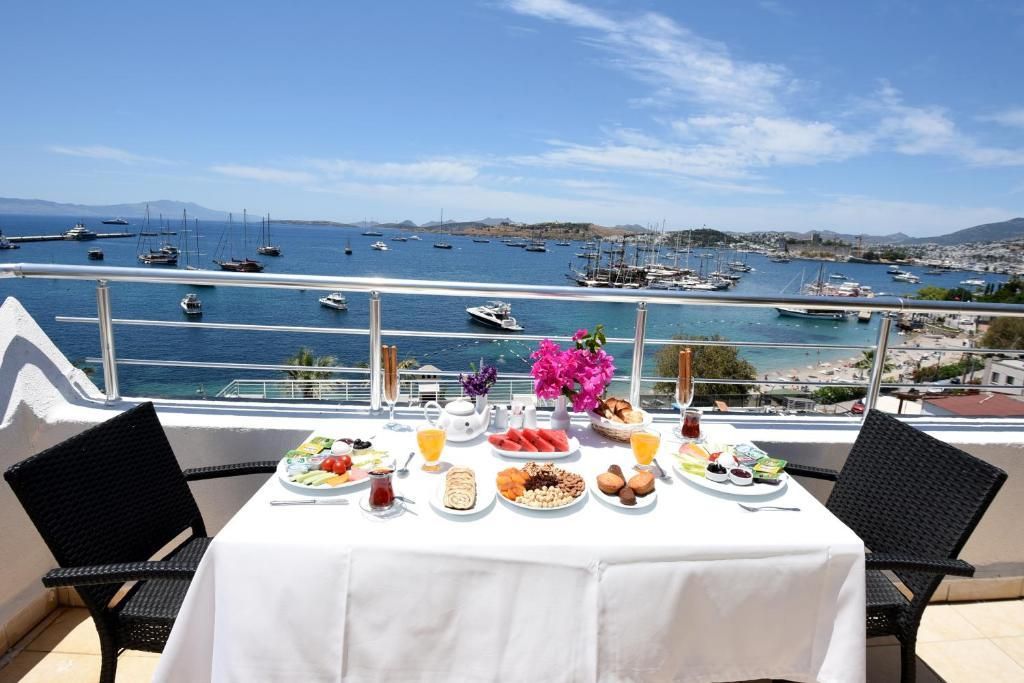 Mia Hill Suites Hotel