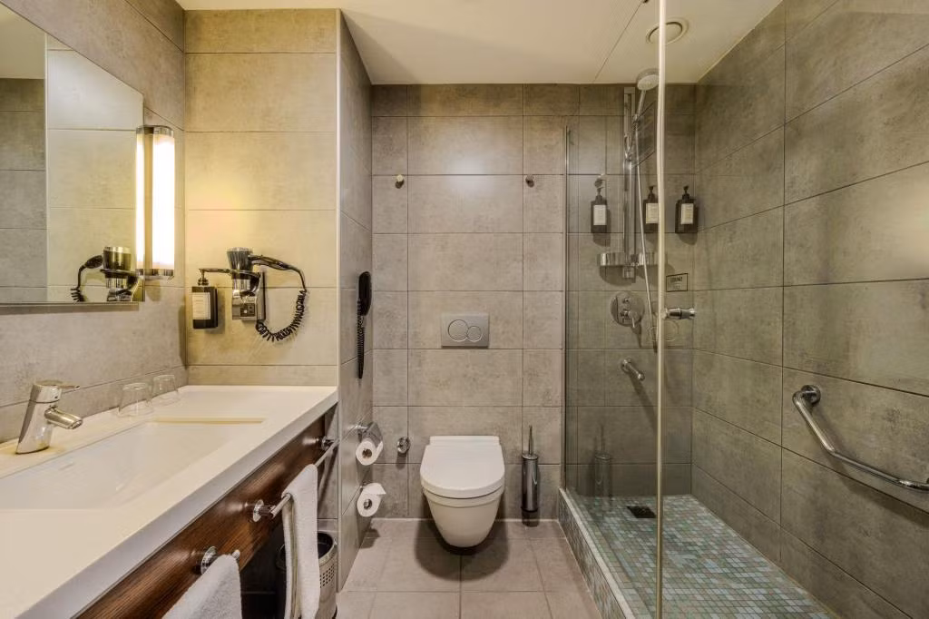 Midtown Hotel — 3