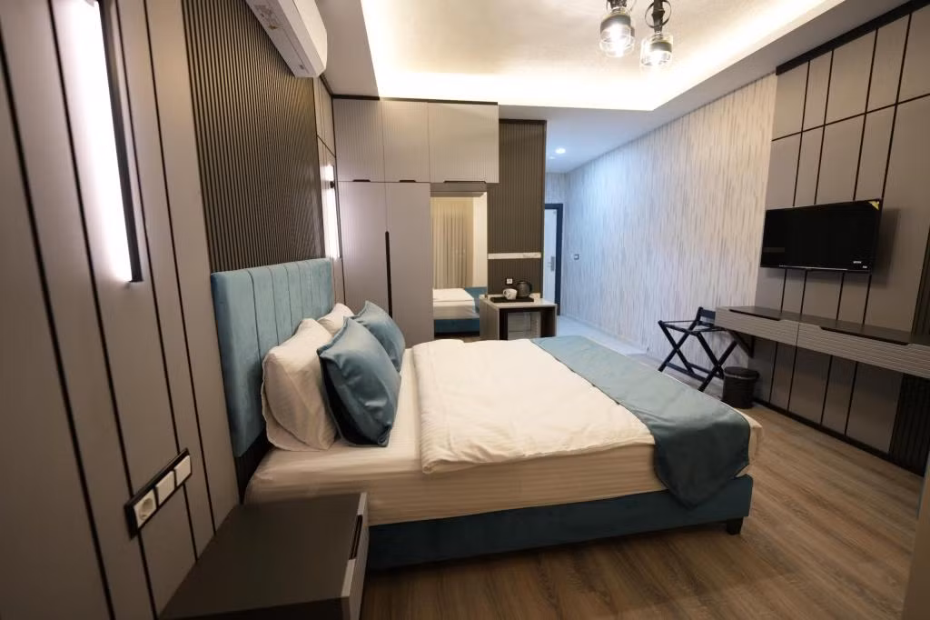 Milena Otel — 3
