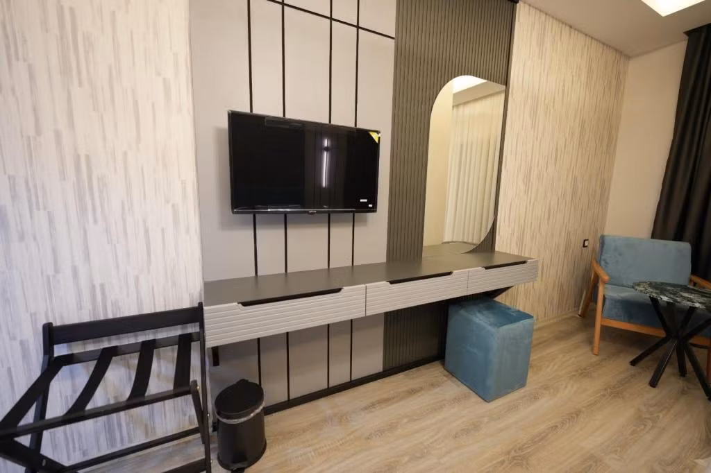 Milena Otel — 8