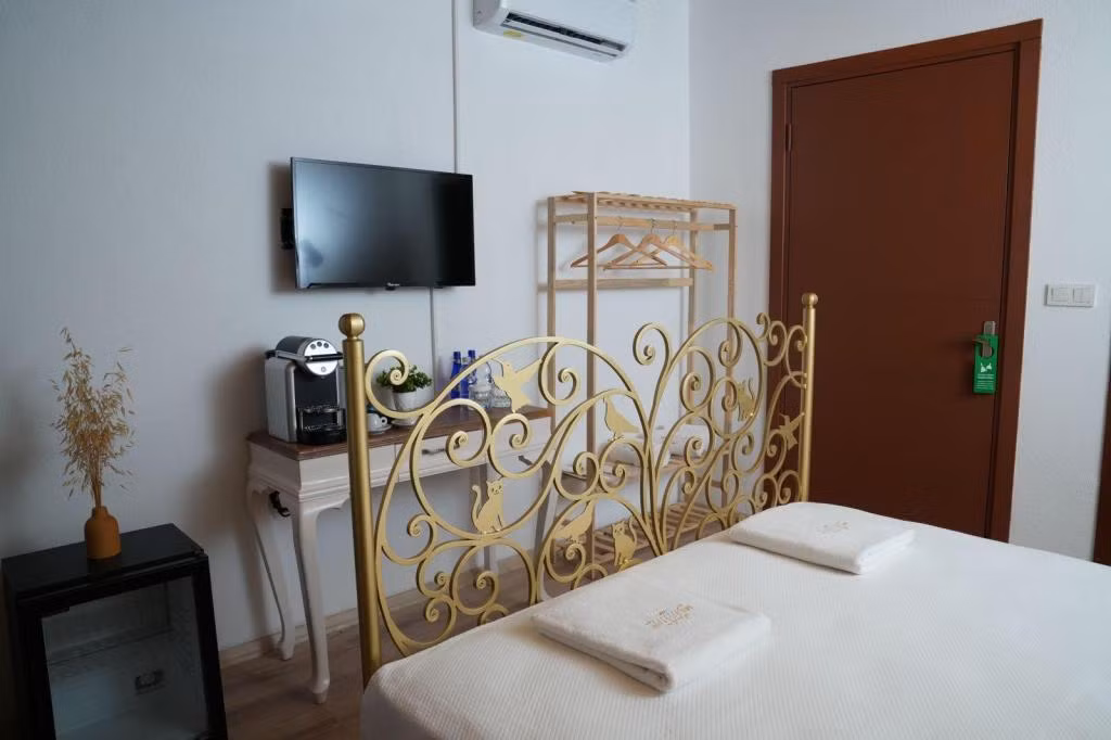 Milestone Hotel — 5