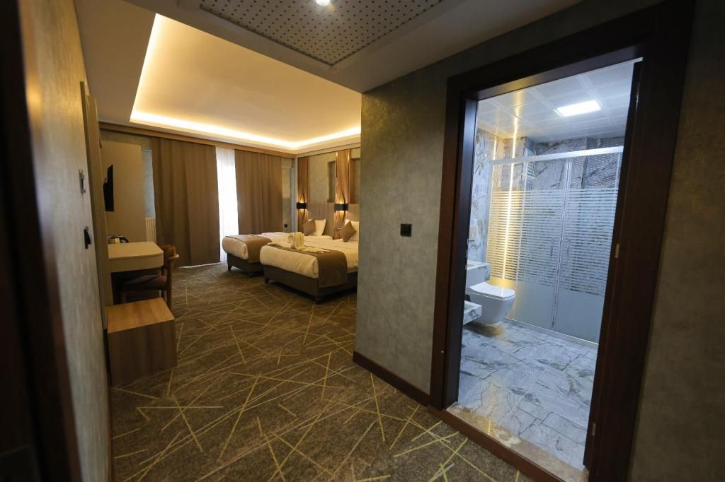 Mir Emir Hotel — 10