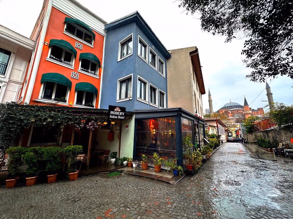 Modern Sultan Hotel