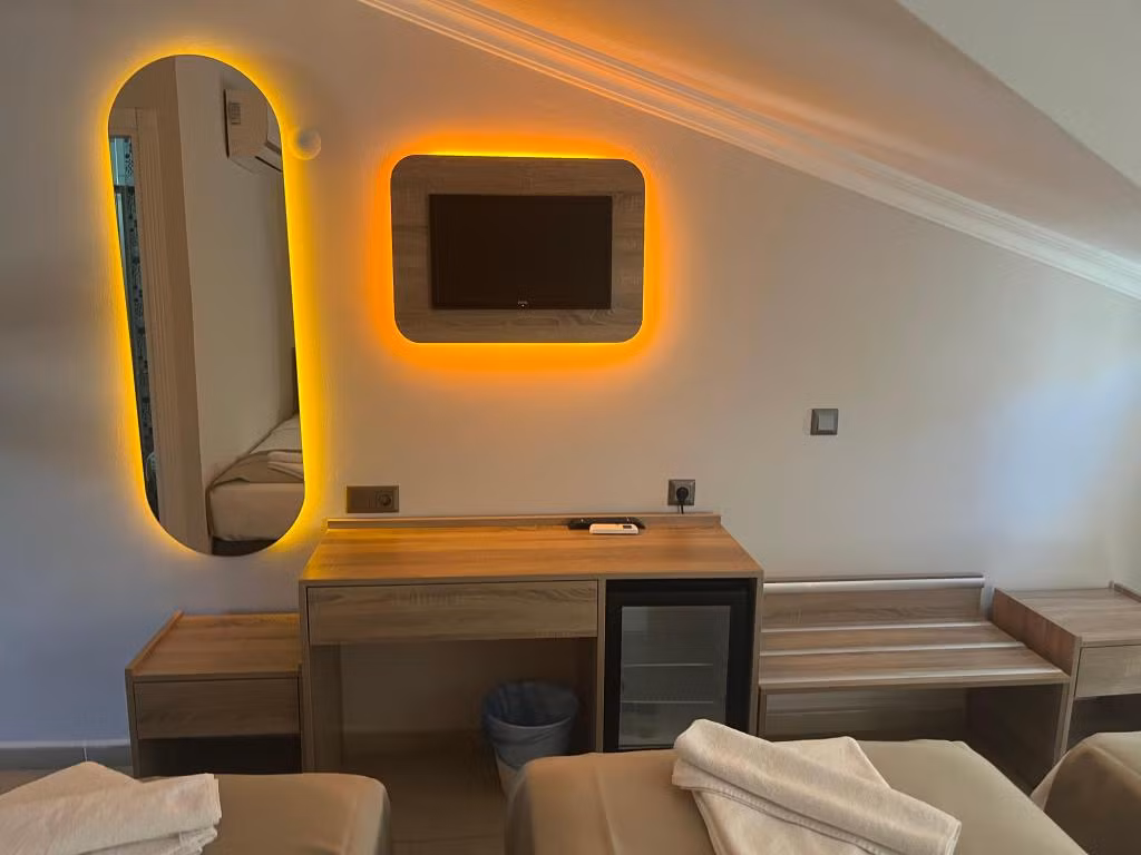 Moni Hotel — 5