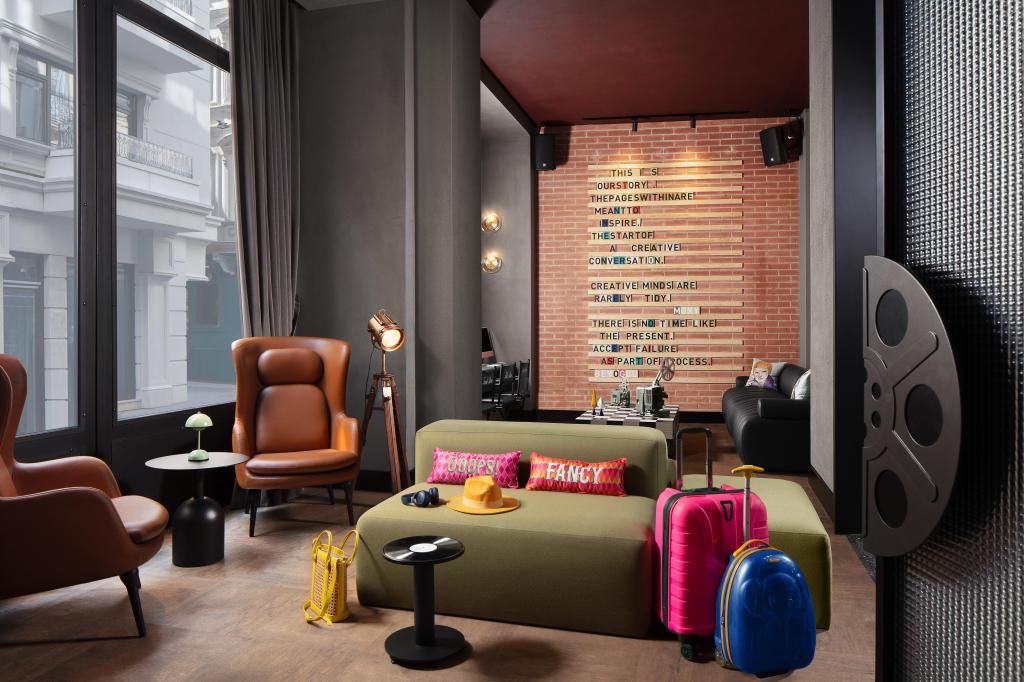 Moxy Istanbul Taksim by Marriott Bonvoy — 7