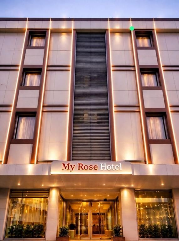 My Rose Hotel 